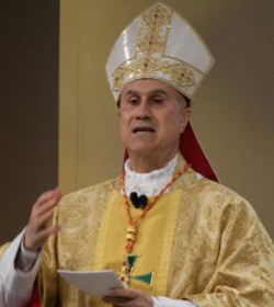 El Cardenal Bertone llama a las universidades catlicas a ser fieles a Cristo y la Iglesia
