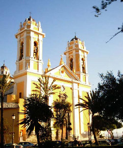 Detienen a un hombre por intentar acceder a la Catedral de Ceuta disfrazado de diablo