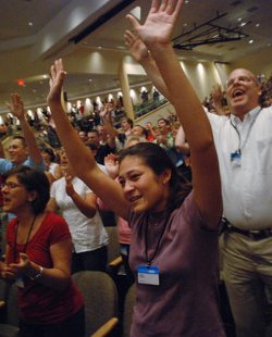 El Papa asegura estar preocupado por el avance de los pentecostales en Colombia
