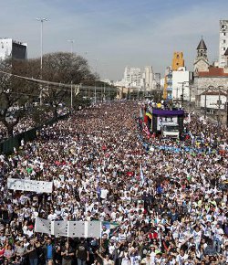 Más de cinco millones de evangélicos desfilan por las calles de Sao Paulo