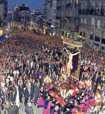 Multitudinaria procesin del Cristo de la Victoria en Vigo