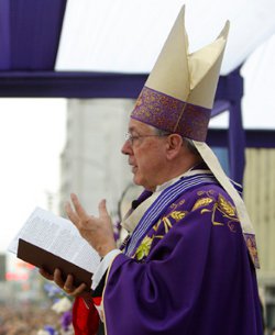 El cardenal Cipriani pide al Seor de los Milagros que aleje del mundo la plaga del aborto