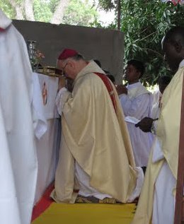 Estudiantes católicos piden que no se expulse del Chad al obispo que criticó la gestión de los ingresos petroleros