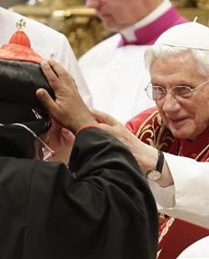 Benedicto XVI: La Iglesia es la Iglesia de todos los pueblos