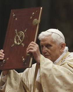 Benedicto XVI: En la lista de prioridades, Dios se encuentra frecuentemente casi en ltimo lugar