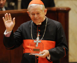 Fallece el cardenal Glemp, primado de la Iglesia en Polonia durante la caída del comunismo