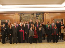 Los Prncipes de Asturias reciben a los nios premiados en el concurso nacional de Infancia Misionera