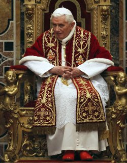 El Papa pide no resignarse a la prima de riesgo del bienestar social, mientras se combate la de las finanzas