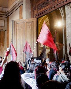 Ultraizquierdistas ocupan la Catedral de Buenos Aires