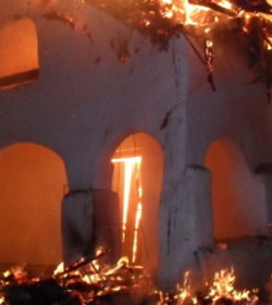 Un incendio destruye un templo catlico, patrimonio de la humanidad, en el suroeste de Colombia
