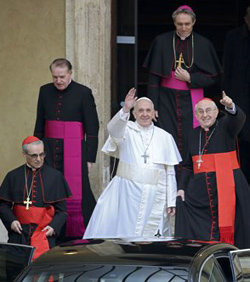 El Papa Francisco acude a rezar a la Basílica de Santa María la Mayor de Roma