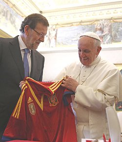 Encuentro cordial entre el papa Francisco y Mariano Rajoy