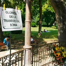 El Ayuntamiento de Barcelona dedica una glorieta a una transexual