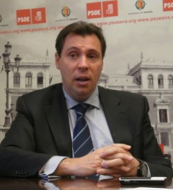 El portavoz del PSOE en Valladolid lamenta que el gobierno del PP obligue a «tener hijos deformes»