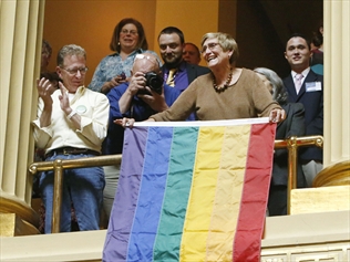 Rhode Island aprueba el «matrimonio» entre personas del mismo sexo