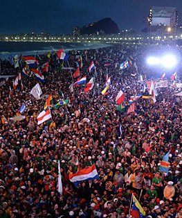 Una Misa multitudinaria en Copacabana inaugura la Jornada Mundial de la Juventud 2013