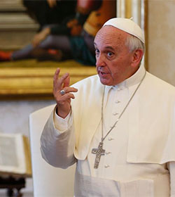 Papa Francisco: «No hay que tener miedo de renovar las estructuras de la Iglesia»
