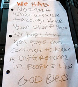 Que Dios los bendiga, la inslita nota de los ladrones arrepentidos que devolvieron todo lo robado