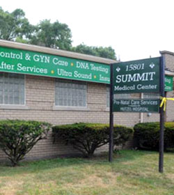 Un mdico que mat a una mujer al provocarle un aborto en 2008, enva a otra al hospital