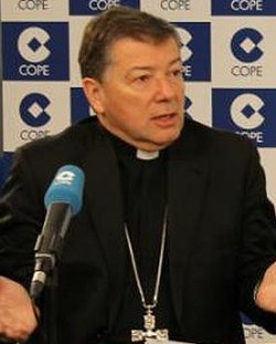 Mons. Martínez Camino advierte al gobierno de Rajoy que debe ofrecer la clase de religión en todas las etapas