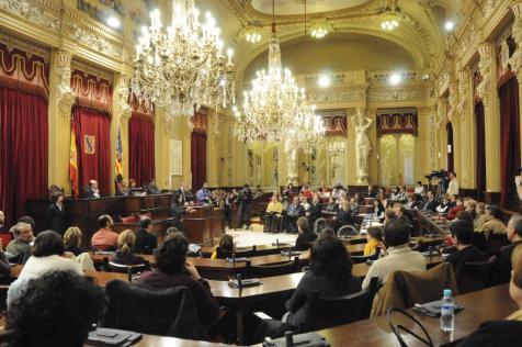 El parlamento de Baleares aprueba una proposición de ley de apoyo a la mujer embarazada