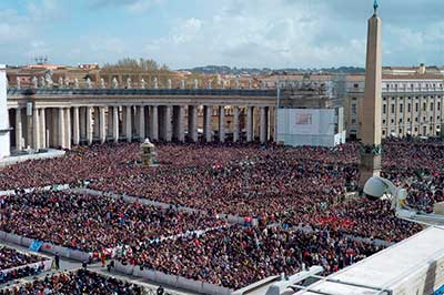El Papa recuerda que la comunión de los santos es una de las realidades más bellas de nuestra fe