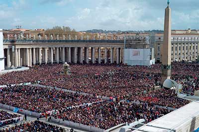 El Papa recuerda que la comunin de los santos es una de las realidades ms bellas de nuestra fe