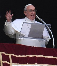 El Papa llama a ser coherentes «y no decir soy cristiano y vivir como paganos»