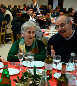 Mensajeros de la Paz ofrece en Roma un almuerzo de Navidad a 400 ancianos, indigentes y personas sin techo