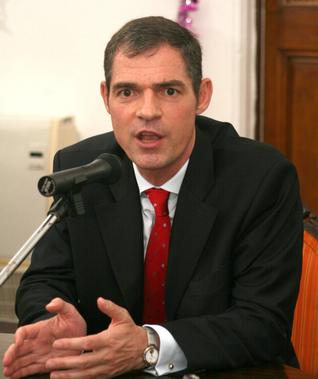 El embajador de Francia en Espaa reconoce que la reforma de la ley del aborto es un asunto interno