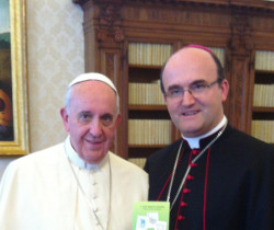 El Papa anima al obispo de San Sebastin a seguir activo en las redes sociales de internet