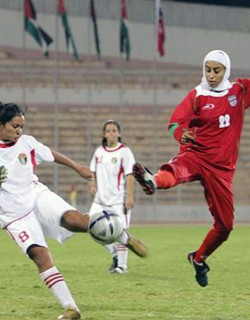 LA FIFA aprueba el uso del velo y el turbante a los futbolistas