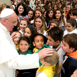 El Papa se reunir con siete mil nios en un acto de la inciativa La fbrica de la paz