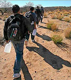 Inmigrantes ilegales se apoyan en la fe para superar dolor de la separacin en EEUU