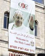 El ayuntamiento de Jerusalén pide a la Iglesia retirar un cartel que anuncia la visita del Papa