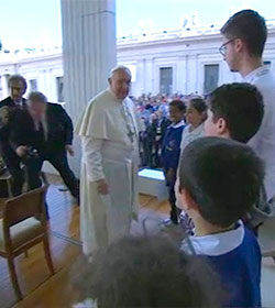 Ms de trescientos mil estudiantes en el Vaticano con el papa Francisco