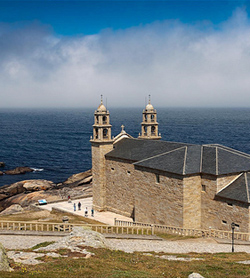 El arzobispado de Santiago de Compostela firma el contrato para rehabilitar el Santuario de Nuestra Señora de la Barca