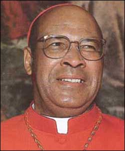 El cardenal Napier pregunta si pretenden aceptar también que se dé la comunión a los polígamos