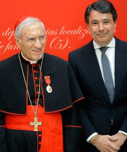 El cardenal Rouco recibe la Medalla de Oro de la Comunidad autónoma de Madrid