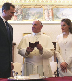El papa Francisco recibe a Felipe VI y Letizia