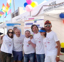 Un grupo de homosexuales de la Iglesia Evanglica Espaola particip en el Orgullo gay de Barcelona