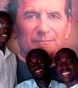 Jvenes cristianos y musulmanes se unen contra el virus del bola en Liberia