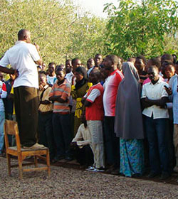 Los misioneros salesianos en Sierra Leona, Liberia, Nigeria y Guinea Conakry volcados contra el bola