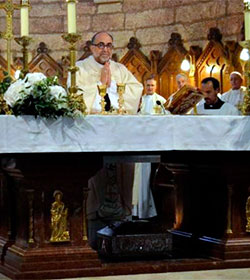 Monseñor Sanz Montes, tras su operación, abrió la novena de Covadonga