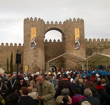 Seis mil fieles acuden a la Misa que inaugura el V Centenario del nacimiento de Santa Teresa de Jesús