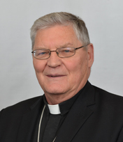 Mons. Martin Currie: «ojalá que podamos encontrar acomodo a las parejas homosexuales» en la Iglesia