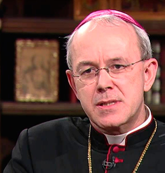 Mons. Athanasius Schneider: «someter a votación la verdad divina y la Palabra de Dios es indigno»