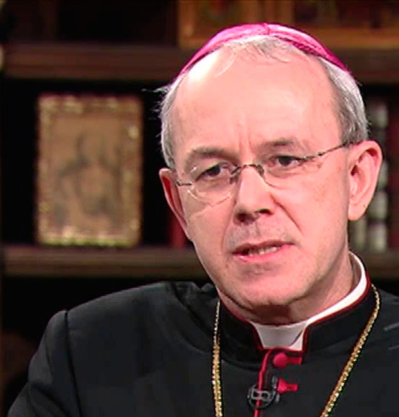 Mons. Athanasius Schneider: someter a votacin la verdad divina y la Palabra de Dios es indigno