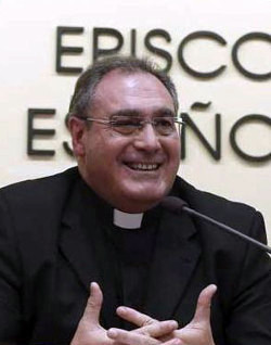 El portavoz de la CEE asegura que el Papa no visita Espaa por problemas de agenda y no porque haya elecciones