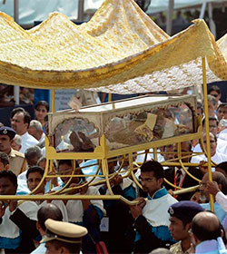 Las reliquias de san Francisco Javier atraen a cinco millones de fieles en la India